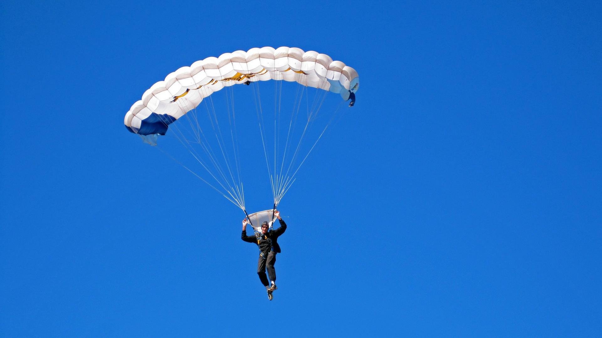 桃田贤斗统治全场，却难阻马来西亚队力克日本队，一场羽毛球团体赛的战术博弈