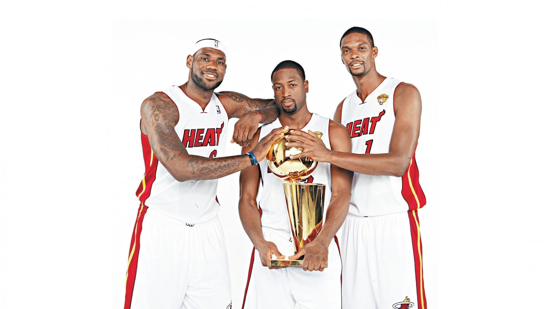 奥利维耶点燃安联之夜，拜仁力克AC米兰，唯一性胜利铸就欧冠经典