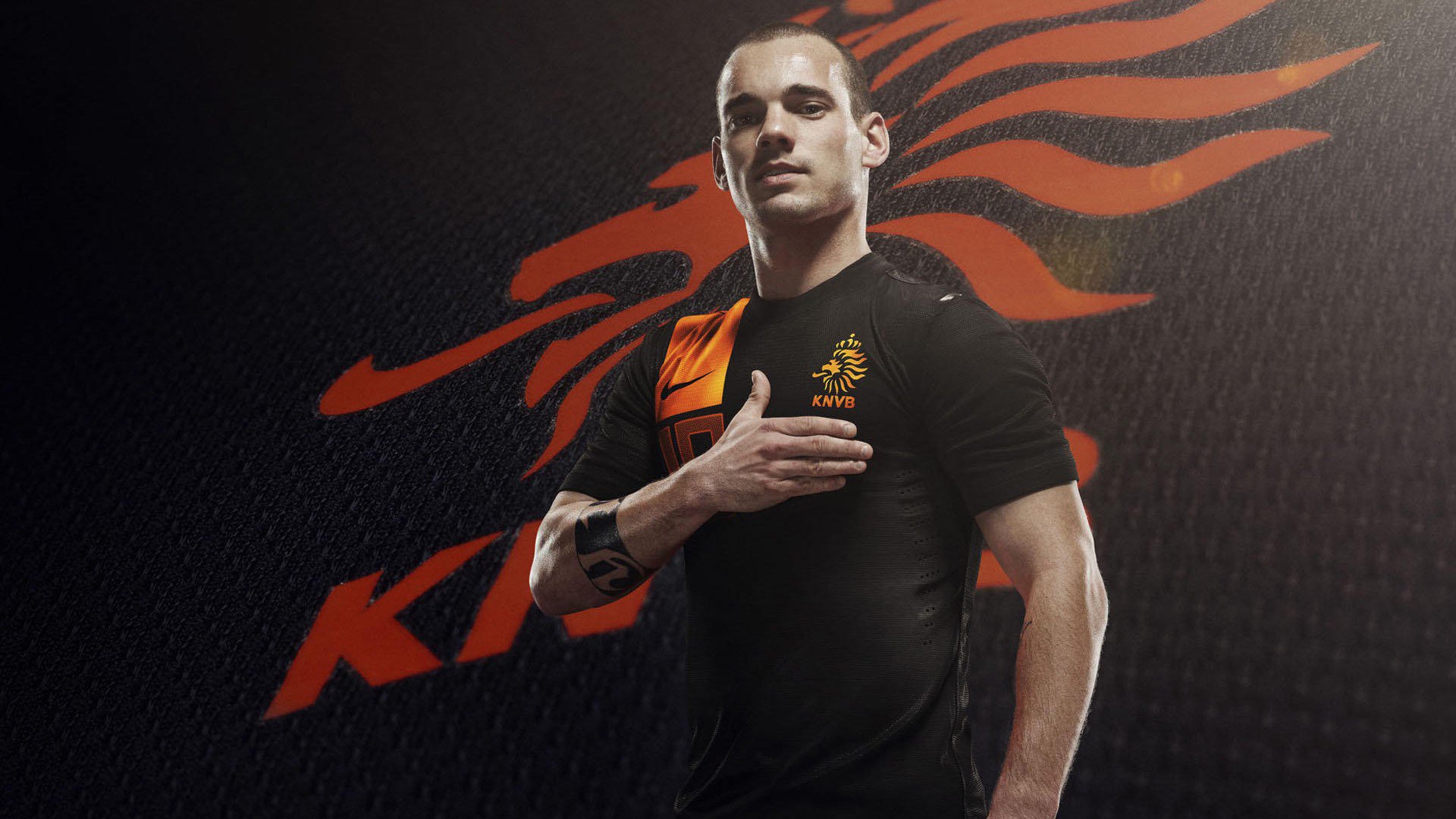 开云在线直播-温网鏖战与拉沃尔杯交响，德约科维奇如何以传奇之火点燃赛场